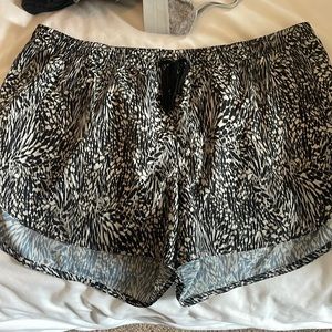 Old navy printed athletic shorts